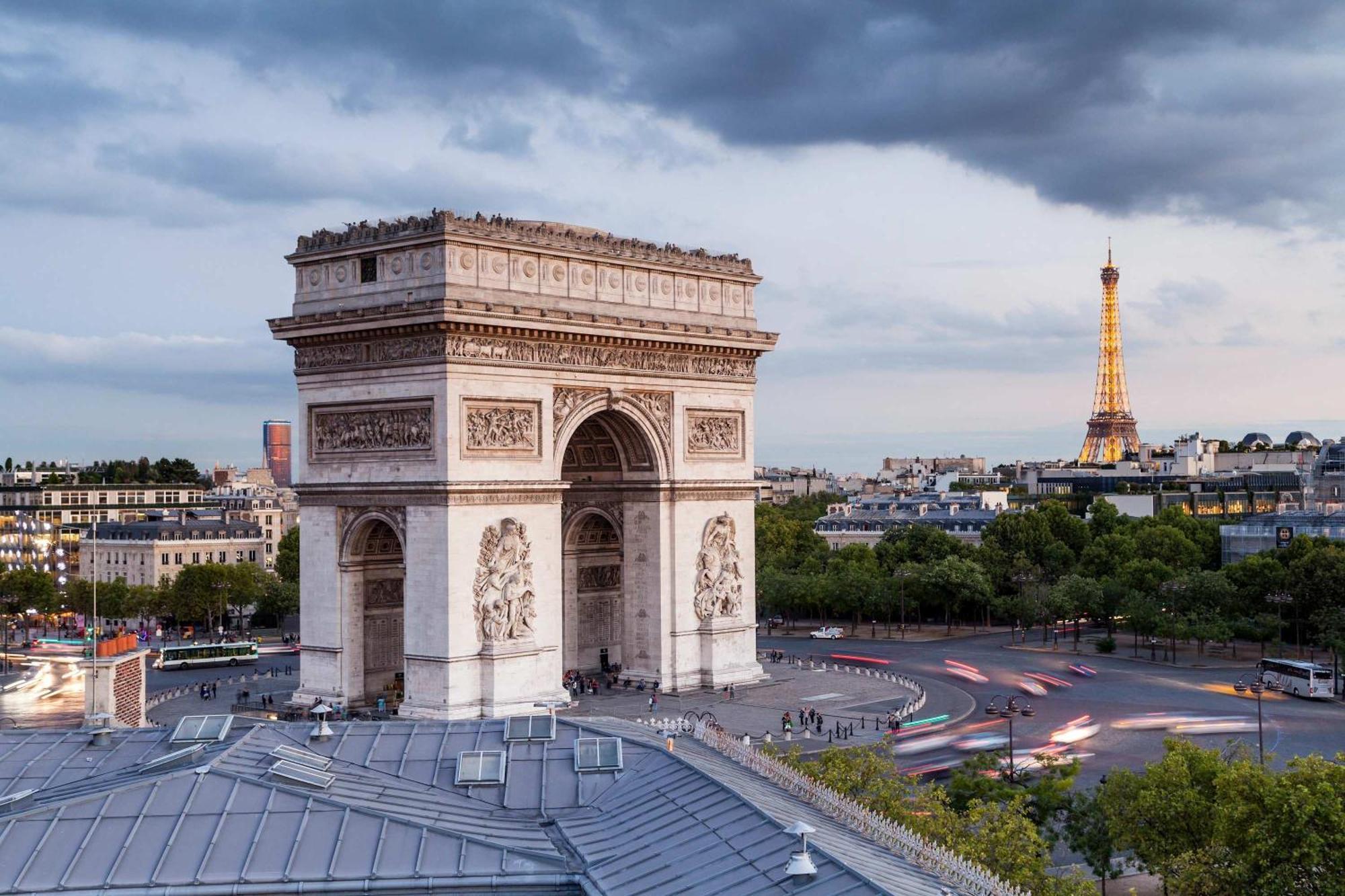Champs Elysees Apartment *