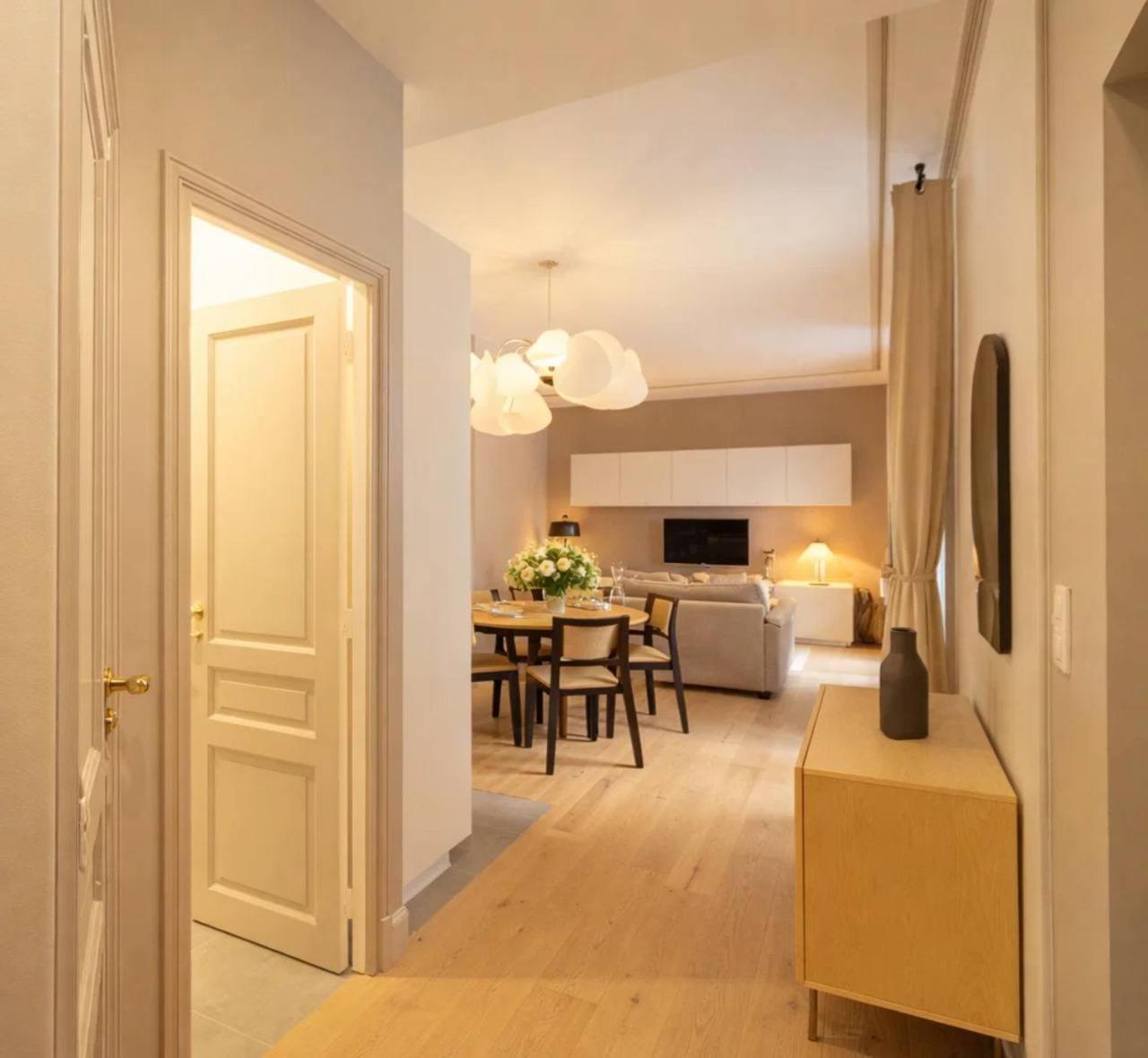 Champs Elysees Apartment