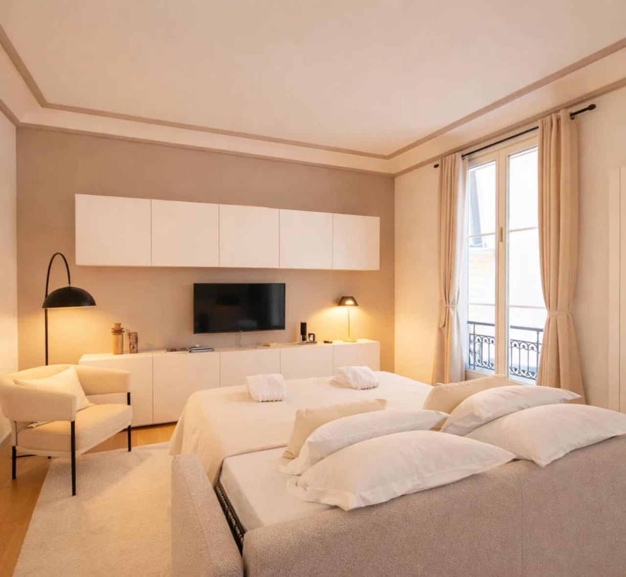 Apartment Champs Elysees